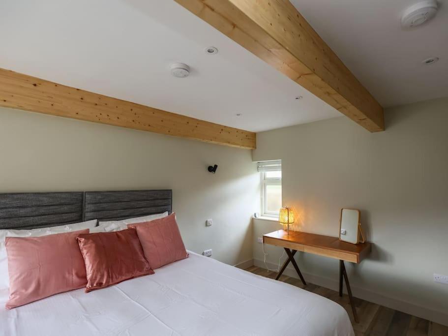 Spacious 1-Bed Apartment With Super King Or Twin In Central Charlbury, Cotswolds Экстерьер фото
